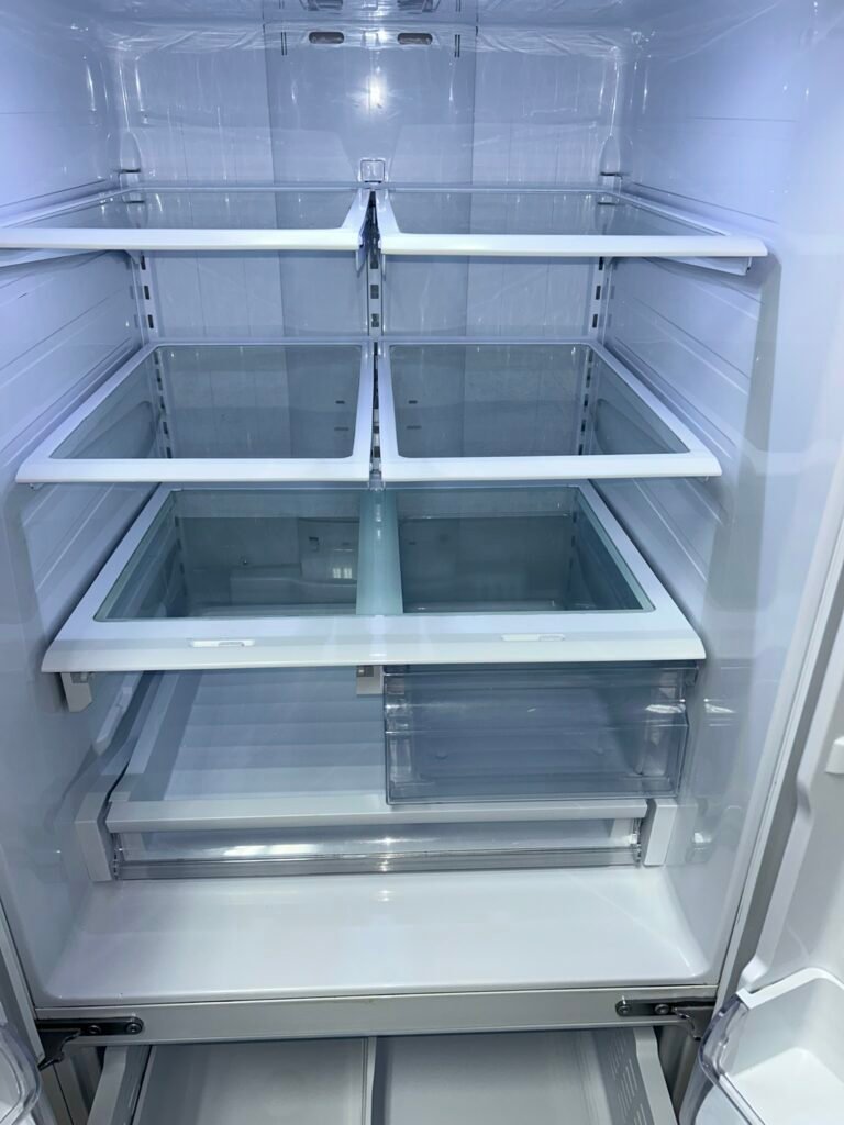 SAMSUNG Fridge - View 2