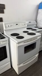 FRIGIDAIRE FRIGIDAIRE – Model NF53820390 Stove