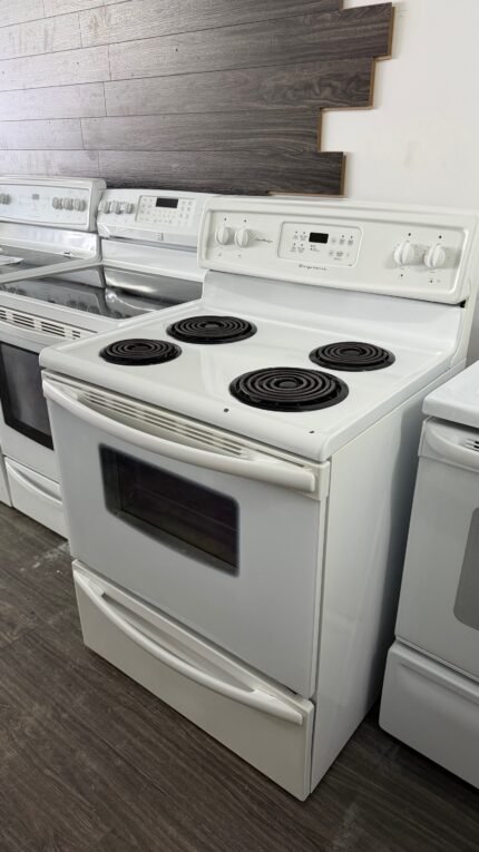 FRIGIDAIRE FRIGIDAIRE – Model NF53820390 Stove - View 2