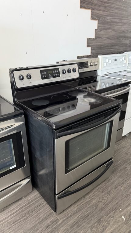FRIGIDAIRE FRIGIDAIRE Modern Design – VF81928523 Stove