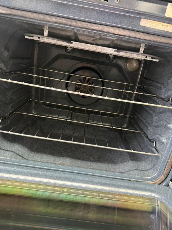 WHIRLPOOL Stove - View 2