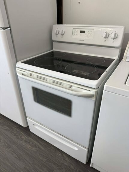 FRIGIDAIRE Stove - View 2