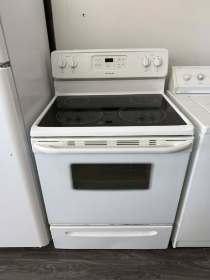 FRIGIDAIRE Stove