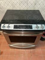 WHIRLPOOL Stove - View 2