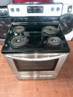 FRIGIDAIRE Stove