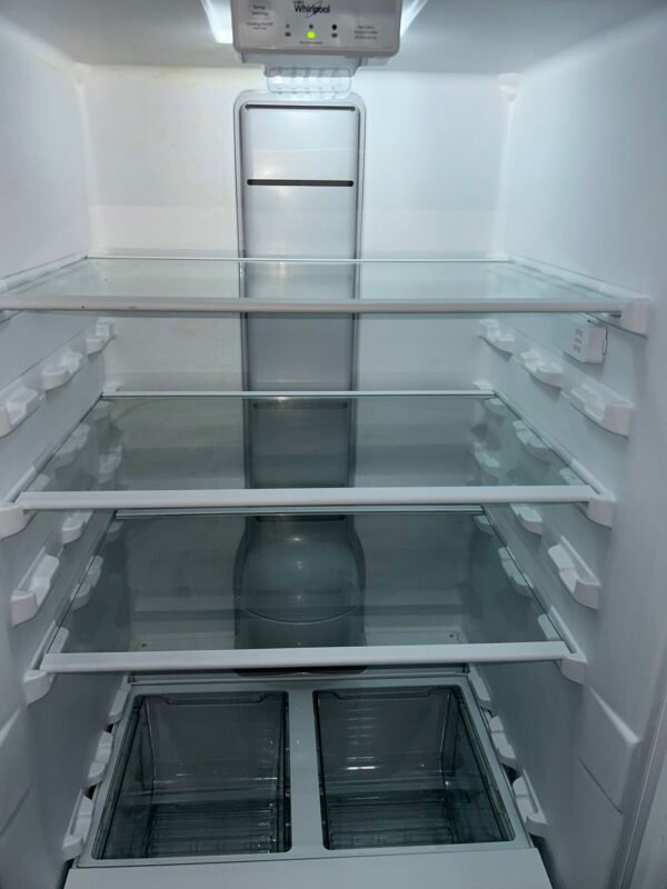 WHIRLPOOL Fridge - View 2