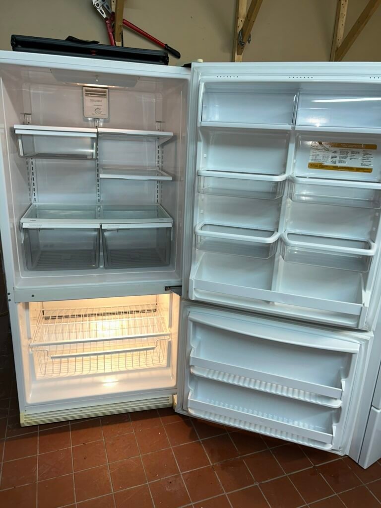 WHIRLPOOL Fridge - View 2