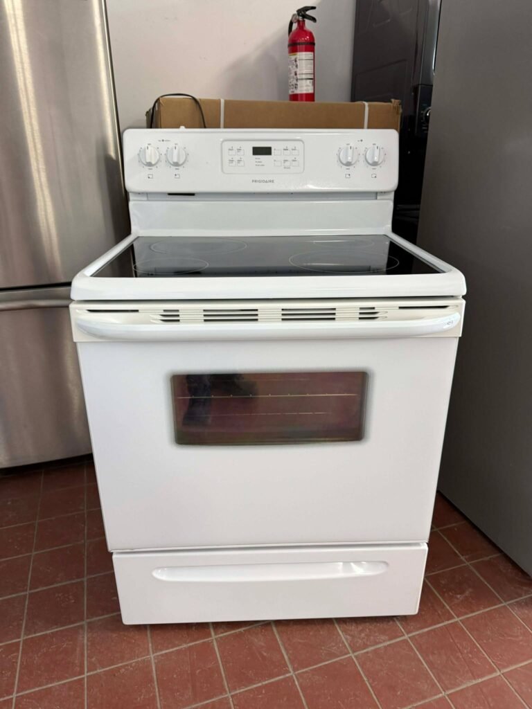 FRIGIDAIRE Stove