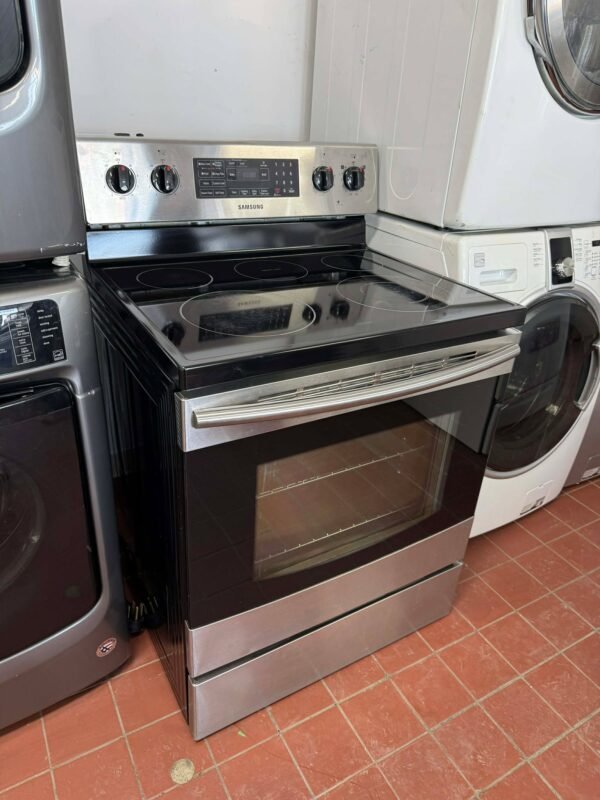 SAMSUNG Stove - View 2