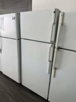 HOTPOINT Fridge - View 3