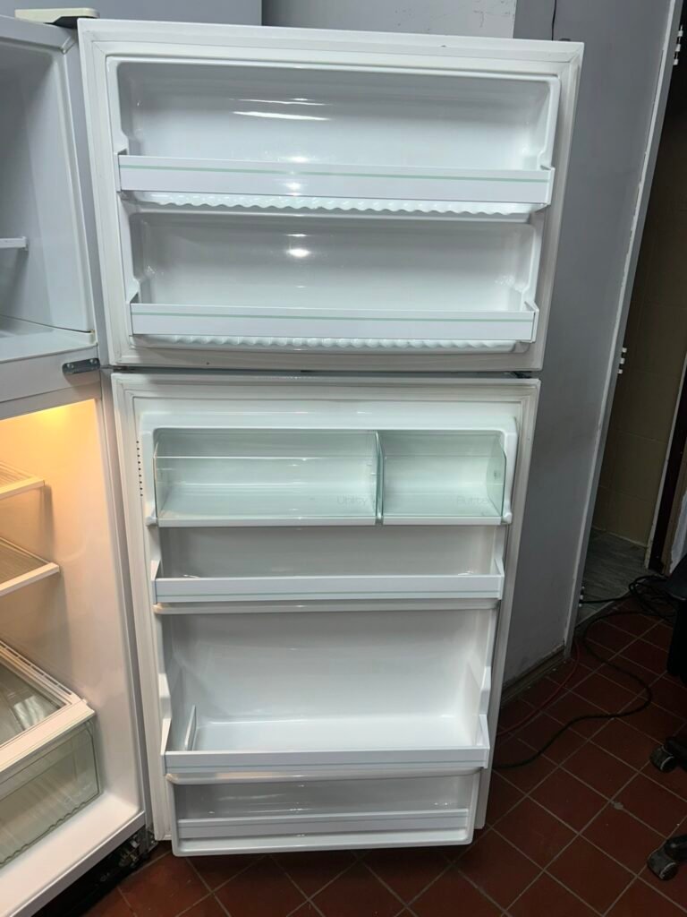 WHIRLPOOL Fridge - View 2