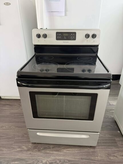 FRIGIDAIRE Stove