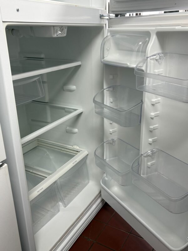 FRIGIDAIRE Fridge - View 2