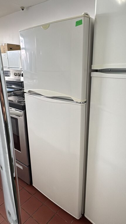 FRIGIDAIRE Fridge