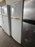 WHIRLPOOL Fridge - View 2