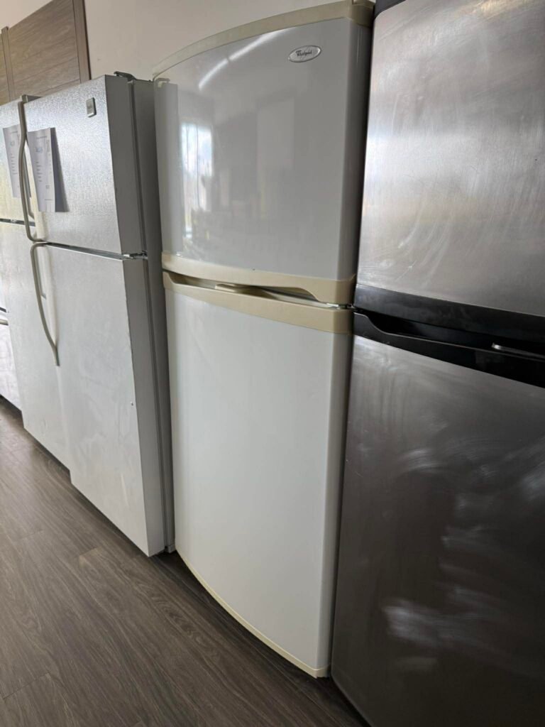 WHIRLPOOL Fridge - View 2
