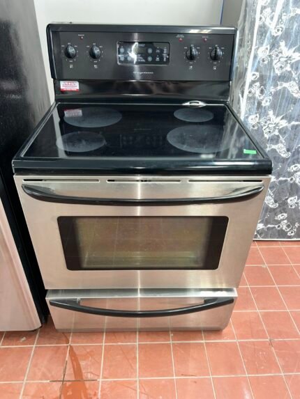 FRIGIDAIRE Stove