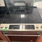 MAYTAG Stove