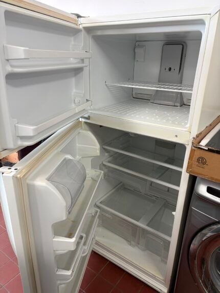 WHIRLPOOL Fridge - View 2