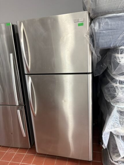 FRIGIDAIRE Fridge