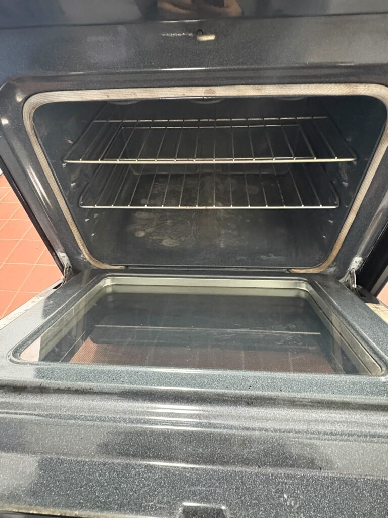 WHIRLPOOL Stove - View 2