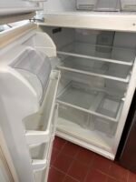 WHIRLPOOL Fridge - View 3