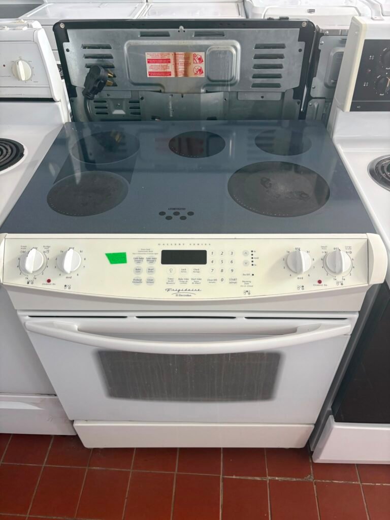 FRIGIDAIRE Stove