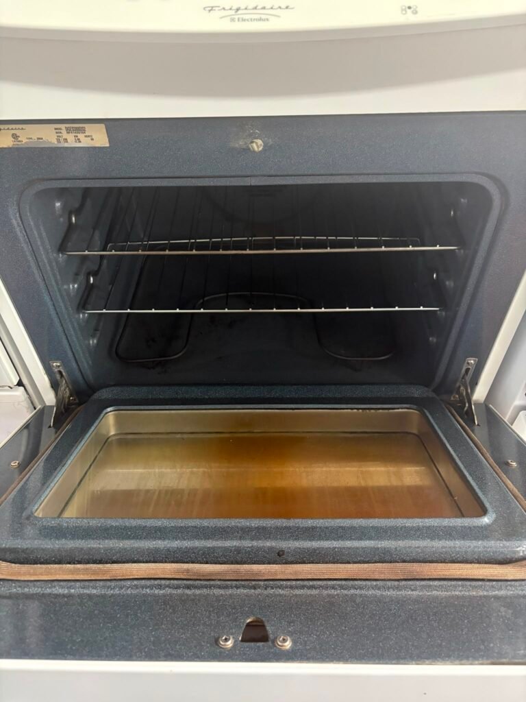 FRIGIDAIRE Stove - View 2