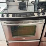 WHIRLPOOL Stove