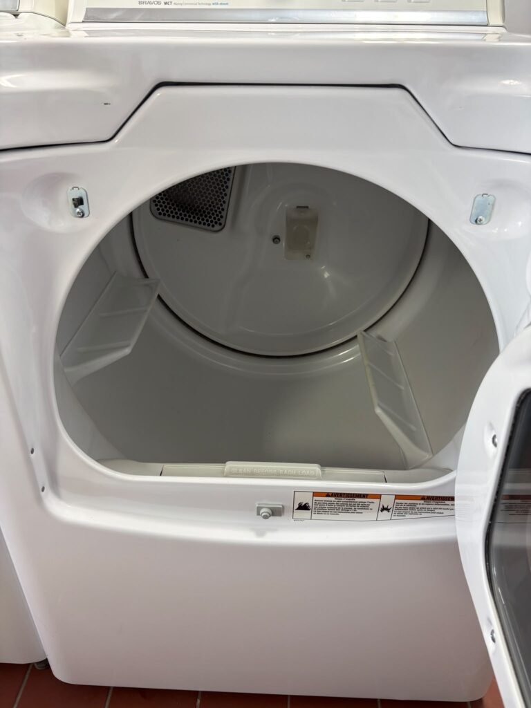 MAYTAG Washer Dryer - View 2