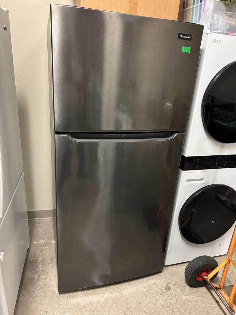 FRIGIDAIRE Fridge - View 2