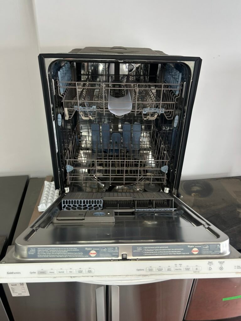 WHIRLPOOL Dishwasher - View 2