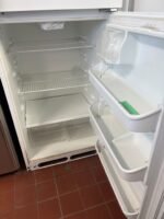 FRIGIDAIRE Fridge - View 3