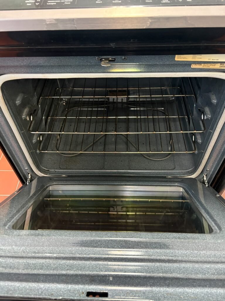 WHIRLPOOL Stove - View 2