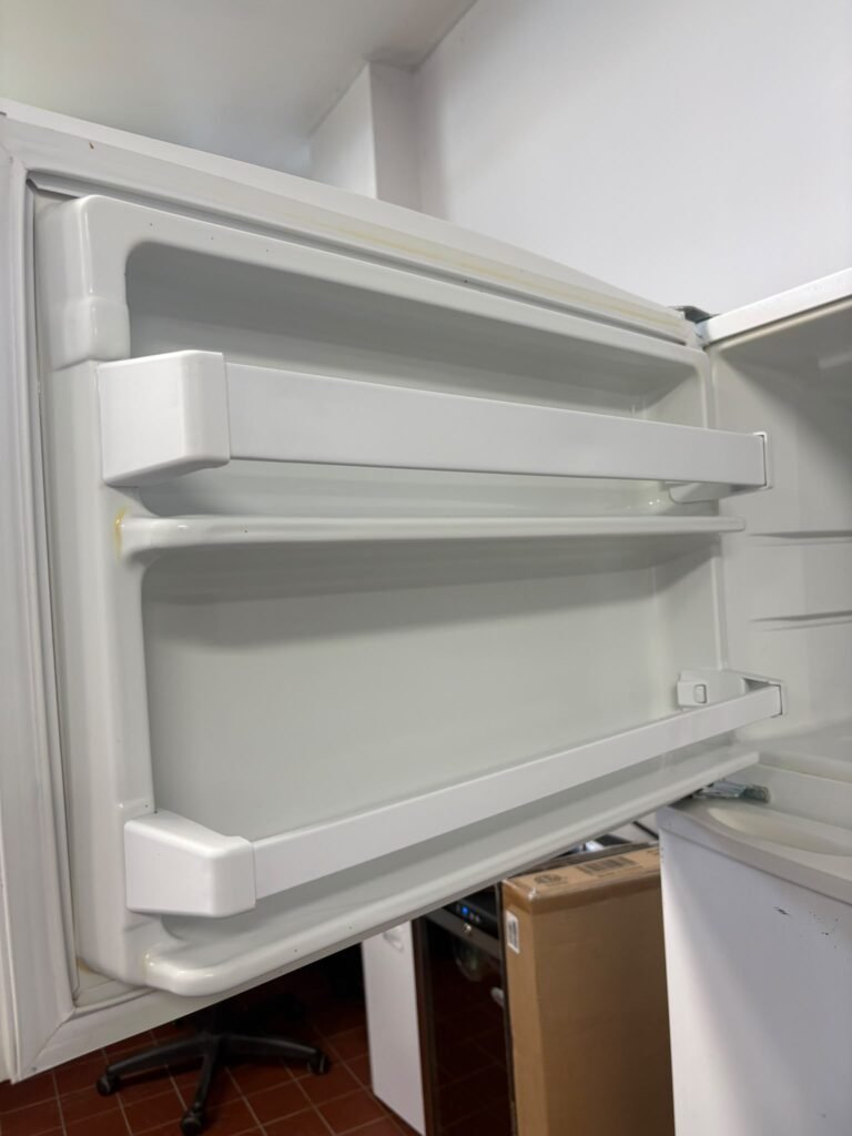 INGLIS Fridge - View 2