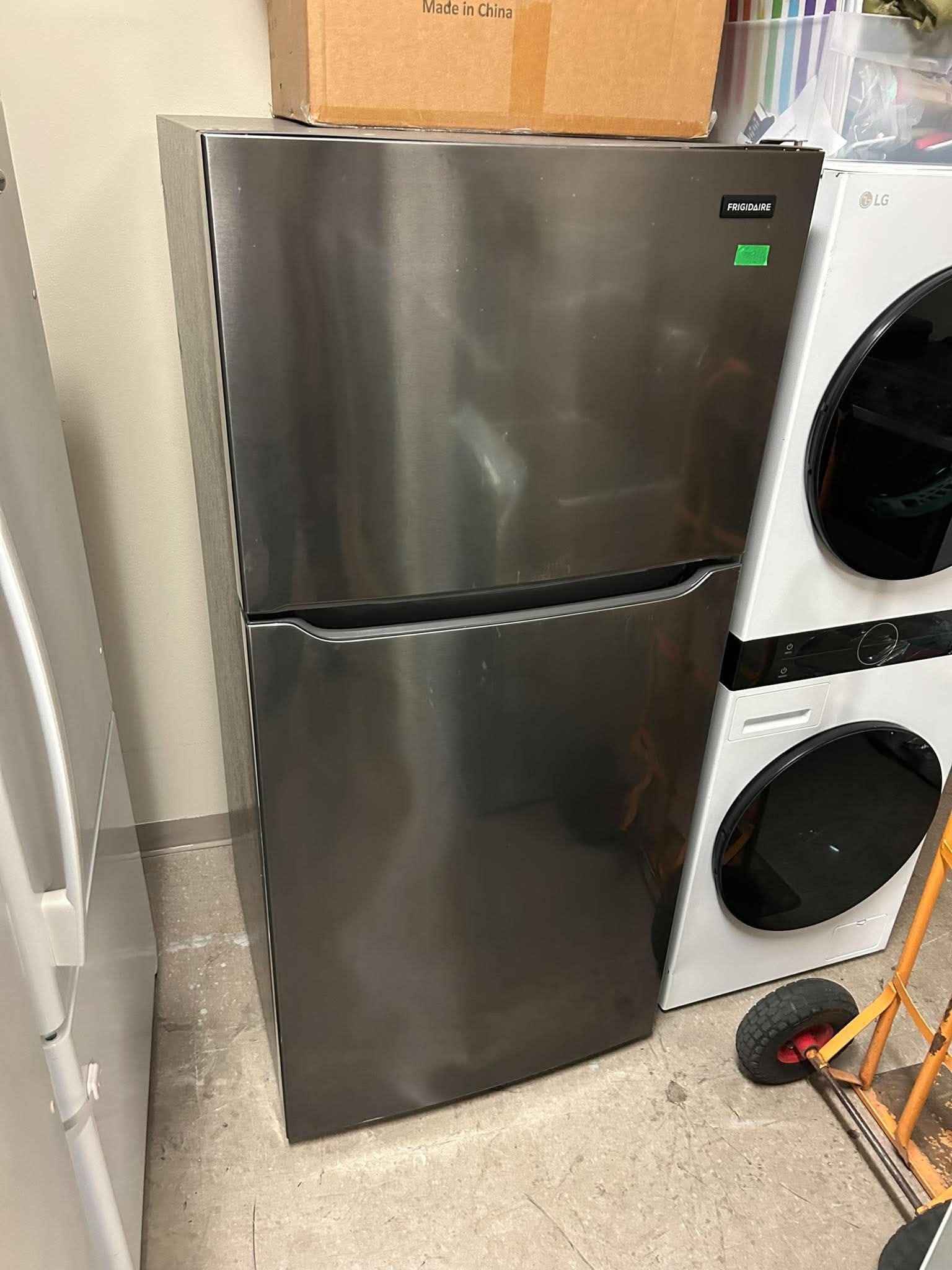 FRIGIDAIRE Fridge FRIGIDAIRE Fridge