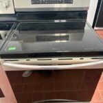 FRIGIDAIRE Stove