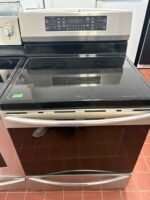 FRIGIDAIRE Stove